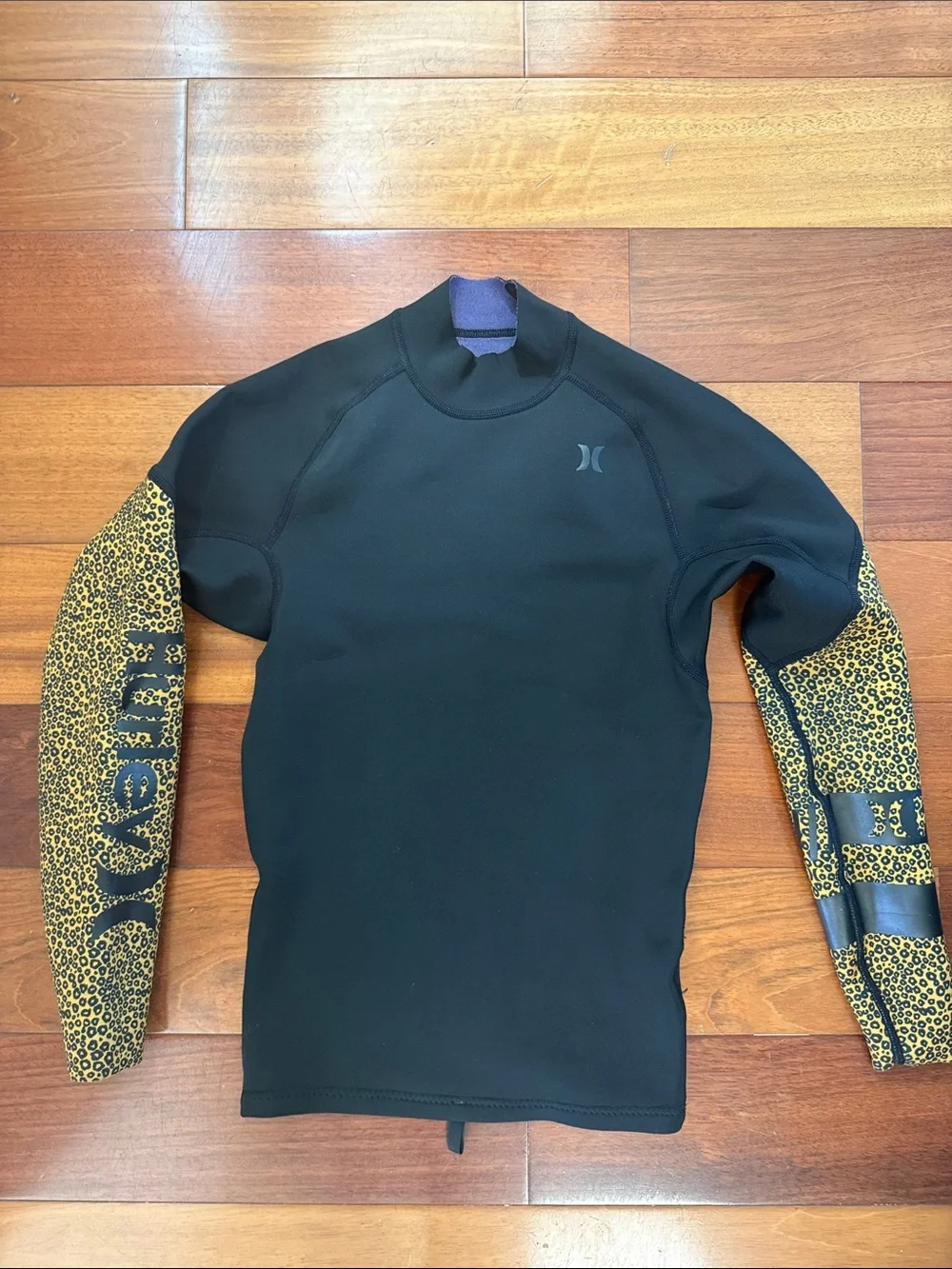 Hurley Air Toledo 1mm Neoprene Long Sleeve Surf Half Top Sz Small Black Cheetah